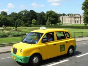 Hampton Court taxi