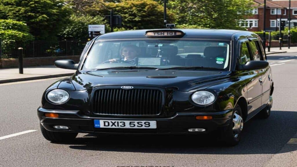 Safe taxi service in Hersham
