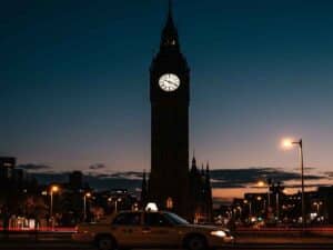 taxi heathrow airport to london city
