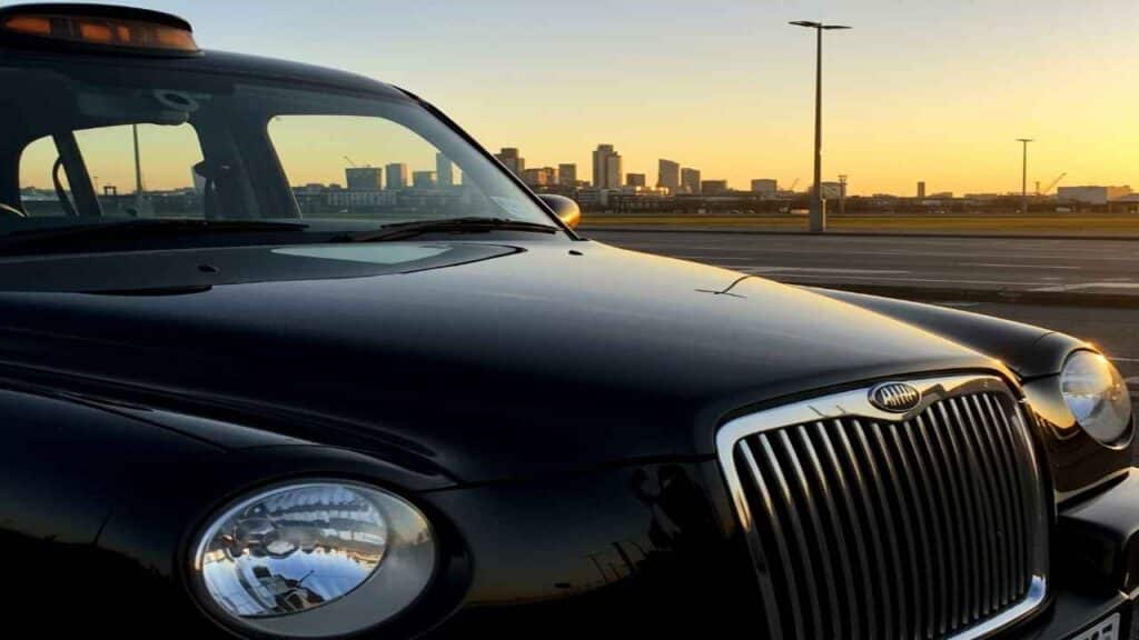 taxi heathrow airport to london city